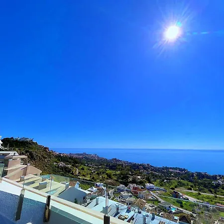 Stupa Hills V F34j - Luxury Sea View Duplex * 贝纳尔马德纳